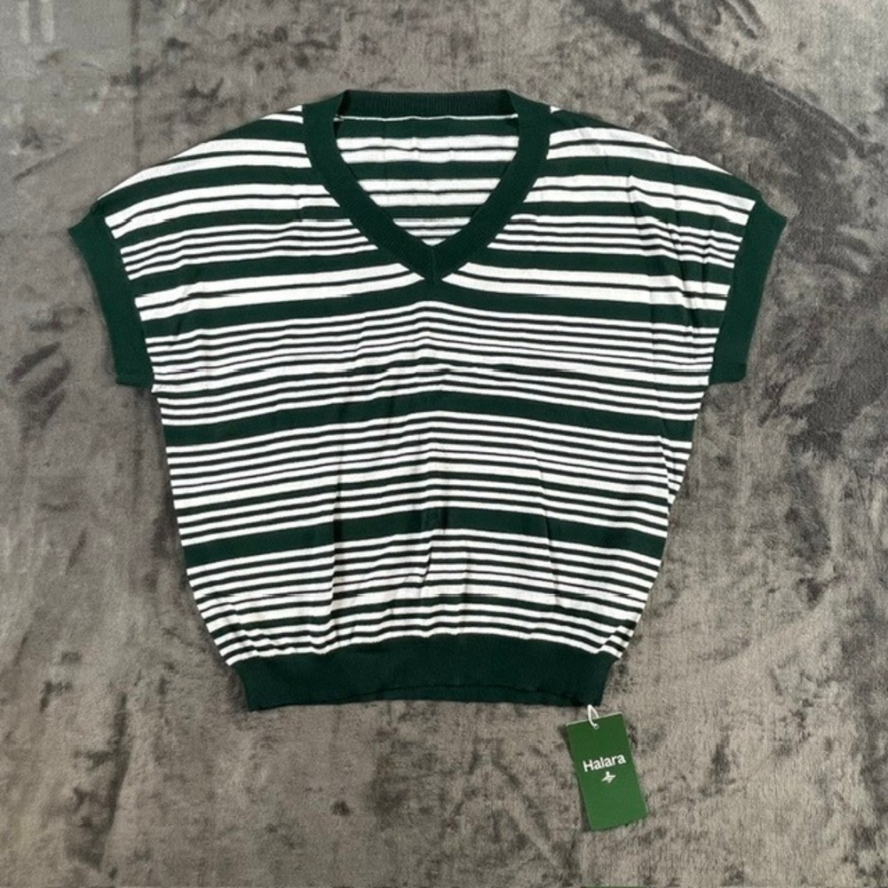 Halara Pine Wave Weave Stripe V Neck Short Sleeve T-Shirt Green White Size M